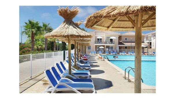 Plages De Sable Fin, Piscine, Hammam, Tennis Lesclesdenicole 라론드레모레 외부 사진